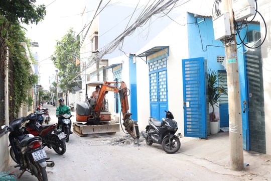 Tích cực vận động người dân hiến đất mở đường