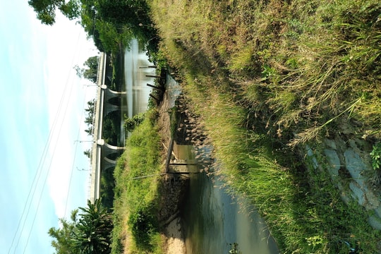 Hồ thủy điện đầy nước, hạ du vẫn thiếu nước đẩy mặn