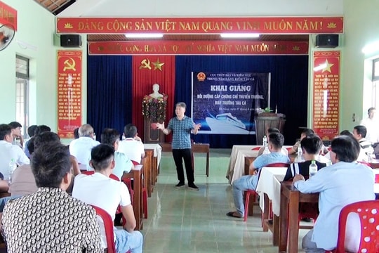 Bồi dưỡng nghiệp vụ thuyền trưởng, máy trưởng cho ngư dân xã Thăng An