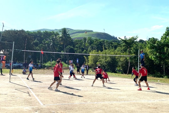 Xã Việt An khai mạc Giải bóng chuyền nam lần thứ I