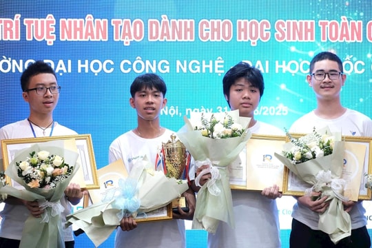 Two Da Nang pupils win medals at 2025 International Olympiad on Artificial Intelligence
