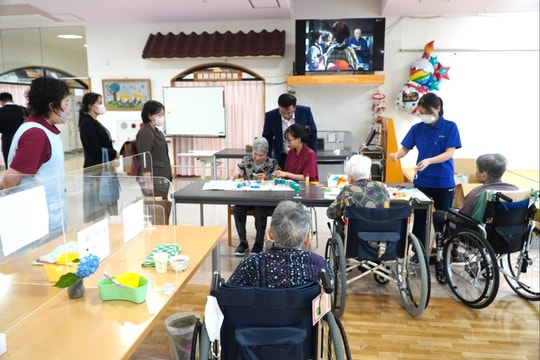 Young Da Nang workers thrive in Nagasaki, boosting labour ties