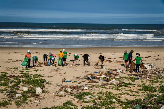 Lợi cả đôi đường