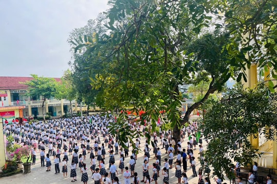 Phường Quảng Phú không nhận hoa mừng khai giảng, kêu gọi hỗ trợ giáo dục năm học 2025 - 2026