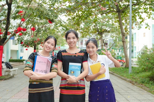 Hành trang tiếp sức sinh viên nghèo