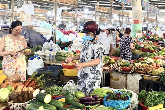 Nắng nóng, nhiều mặt hàng thực phẩm tiêu thụ mạnh