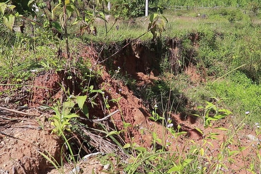 Xã Sông Kôn kiến nghị sớm đầu tư khắc phục sạt lở tại thôn Pho