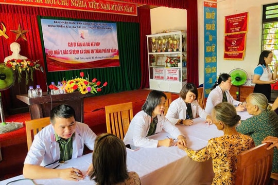 Công an thành phố Đà Nẵng khám bệnh, phát thuốc cho người dân xã Đại Lộc