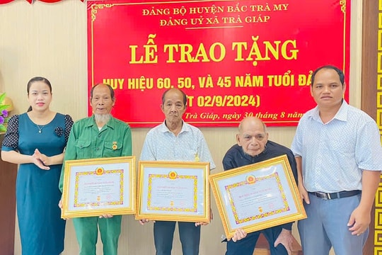 Cây đại thụ của làng Suối Riêng