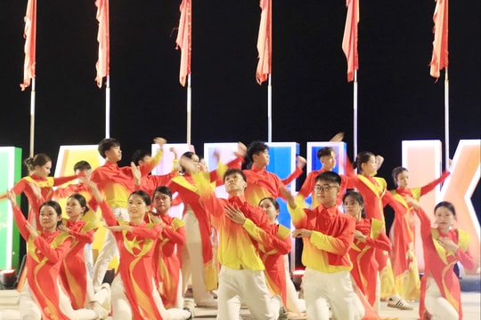 Trung tâm giáo dục thường xuyên số 2 giành Nhất toàn đoàn hội thi văn nghệ “Khát vọng tuổi trẻ”