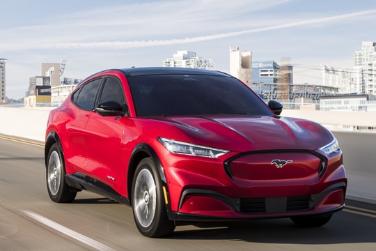 Ford 'chơi lớn' với Mustang Mach-E: SUV điện giá 2,6 tỷ, tăng tốc 100 km/h chỉ trong 4,5 giây