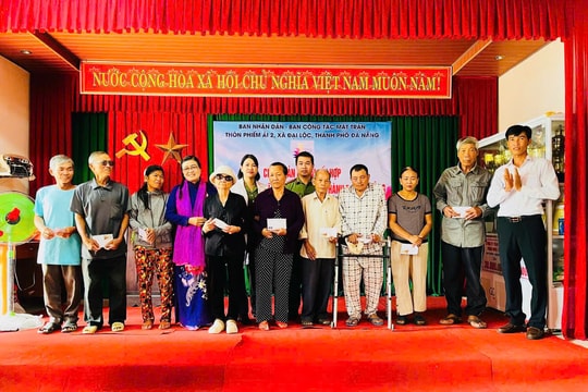 Nhiều cơ quan, đoàn thể và tổ chức xã hội trên địa bàn thành phố Đà Nẵng giúp đỡ người dân và học sinh khó khăn