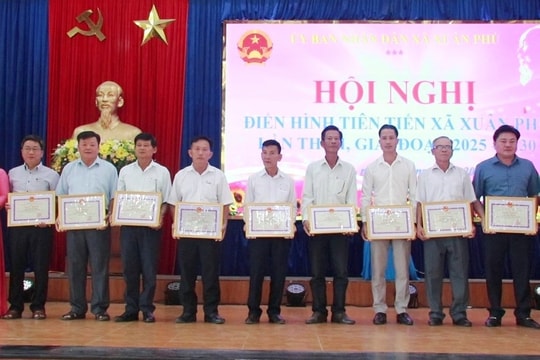 Xã Xuân Phú tuyên dương điển hình tiên tiến lần thứ I