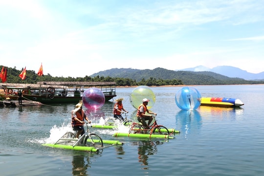 Khai thác tiềm năng du lịch sinh thái hồ Phú Ninh