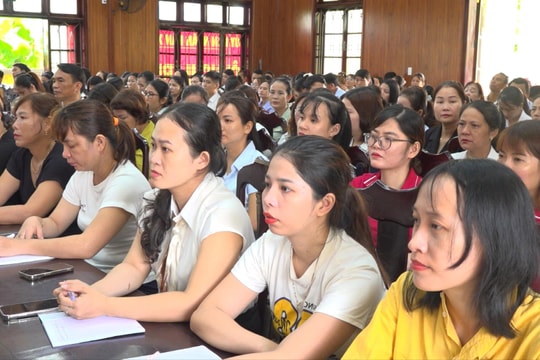 Thăng Điền bồi dưỡng chính trị hè cho gần 500 người