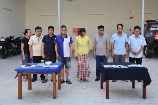 Triệt phá tụ điểm đánh bạc núp bóng gara ô tô