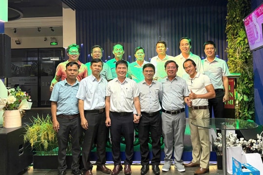 Lãnh đạo xã Hiệp Đức thăm Hội đồng hương Đà Nẵng tại Thành phố Hồ Chí Minh