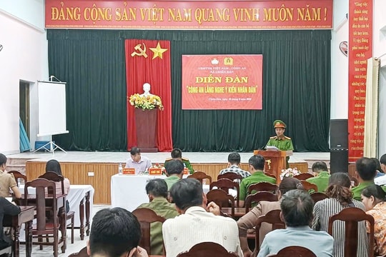 Công an xã Chiên Đàn lắng nghe ý kiến nhân dân