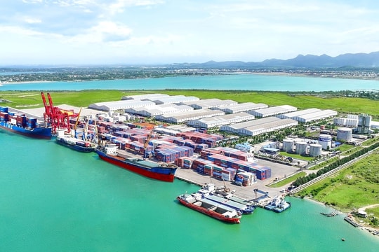 Fostering economic growth in eastern Da Nang with major automotive, aviation, port, and tourism projects