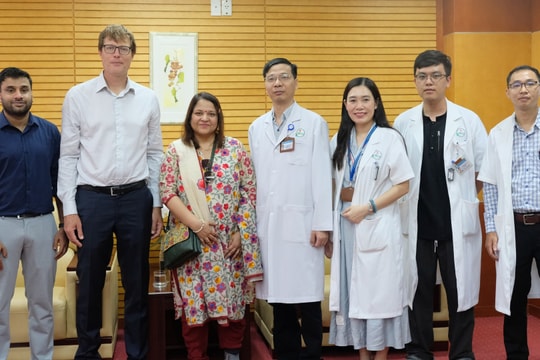 Đoàn chuyên gia IGRO thăm, làm việc tại Bệnh viện Ung bướu Đà Nẵng