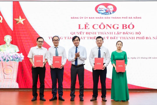 Thành lập Đảng bộ cơ sở Trung tâm Phát triển quỹ đất thành phố Đà Nẵng