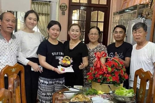 “Người mẹ thứ hai” của sinh viên Lào