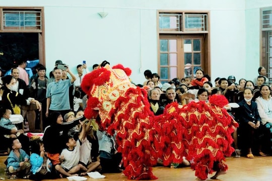 Mang Trung thu đến với thiếu nhi xã Nam Trà My