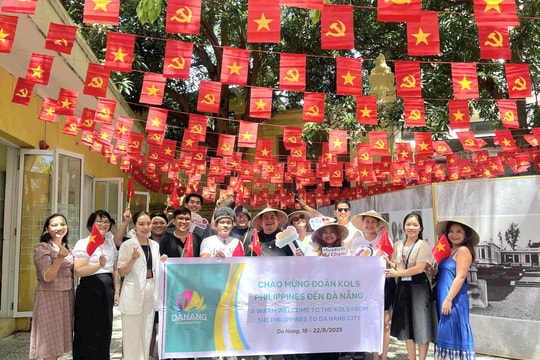 Đoàn KOLs và travel bloggers nổi tiếng Philippines trải nghiệm du lịch Đà Nẵng