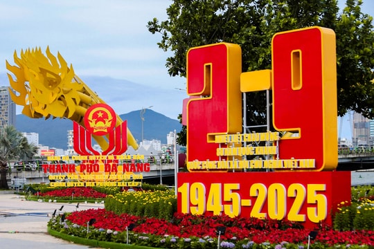 Đà Nẵng rực rỡ cờ hoa chào mừng Tết Độc lập