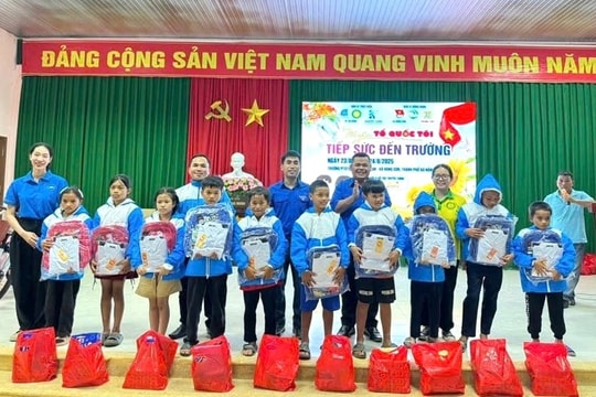 Tiếp sức đến trường cho học sinh xã Hùng Sơn