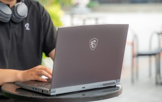 MSI Thin 15 Review - Sự kết hợp hoàn hảo giữa thiết kế, hiệu năng