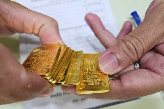 Giá vàng chiều nay 25/8/2025: Giá vàng SJC cán kỷ lục mới, lên 127,1 triệu đồng/lượng