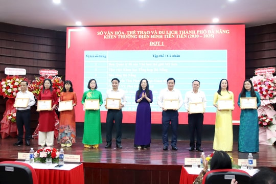 Ngành Văn hóa, Thể thao và Du lịch thành phố Đà Nẵng khen thưởng nhiều điển hình tiêu biểu trong phong trào thi đua yêu nước