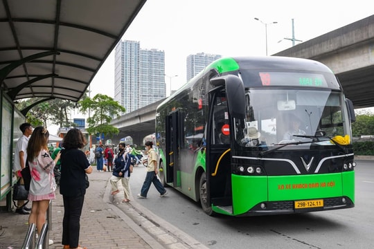 Lộ diện 13 tuyến xe buýt đi xem diễu binh A80: Tuyến đường nào còn hoạt động?