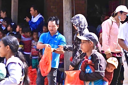 Người trẻ sống vì cộng đồng
