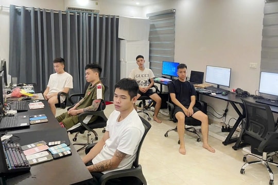 Triệt phá đường dây “tín dụng đen” siết nợ bằng tài khoản iCloud