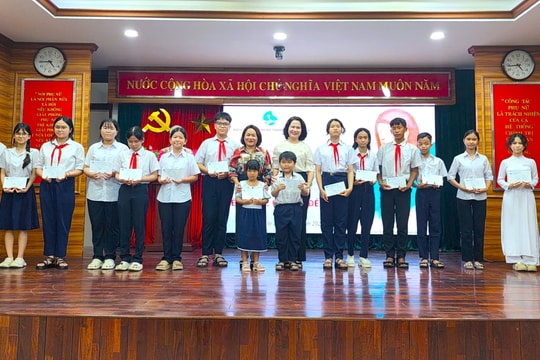 Tiếp sức học sinh khó khăn