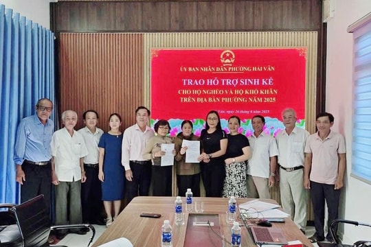 Phường Hải Vân trao sinh kế cho hộ nghèo