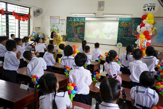 Rộn ràng ngày đầu đến trường của học sinh lớp 1