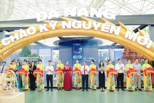 Khai mạc không gian trưng bày “Đà Nẵng - Chào kỷ nguyên mới”