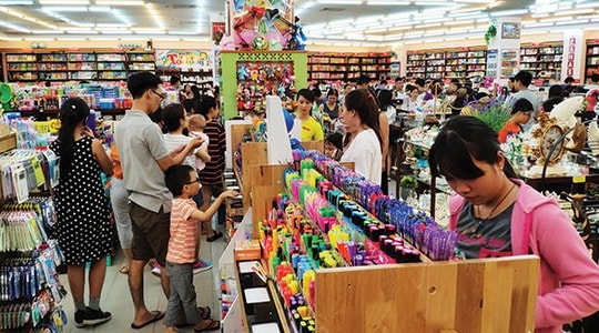 Nhộn nhịp mua sắm năm học mới