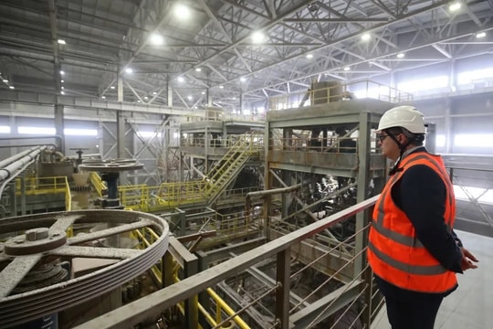 Mỹ, châu Âu vẫn nhập hàng tỷ USD hàng hóa Nga