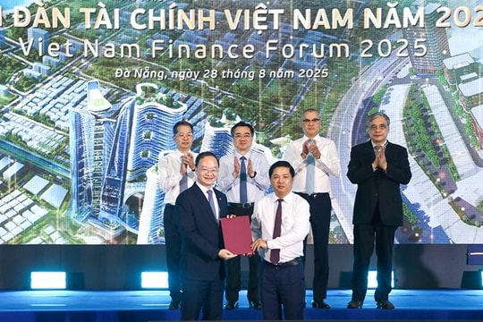 Vietnam Finance Forum 2025: Da Nang seals series of global cooperation MoUs