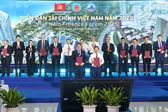 Diễn đàn Tài chính Việt Nam 2025 tại Đà Nẵng: Công bố loạt biên bản ghi nhớ hợp tác
