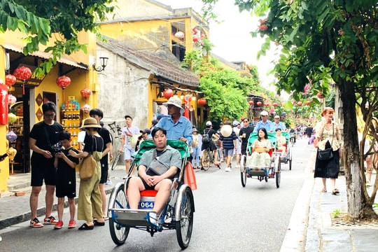 8 tháng đầu năm 2025, du lịch Đà Nẵng đón 12,8 triệu lượt khách