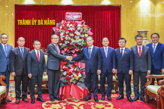 Bí thư Thành ủy Đà Nẵng Nguyễn Văn Quảng tiếp Tổng Lãnh sự Lào chúc mừng Quốc khánh 2/9