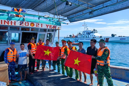 Khảo sát, đánh giá tình hình an ninh trật tự trên vùng biển miền Trung