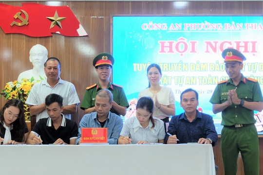 Công an phường Bàn Thạch tuyên truyền bảo đảm trật tự đô thị, an toàn giao thông