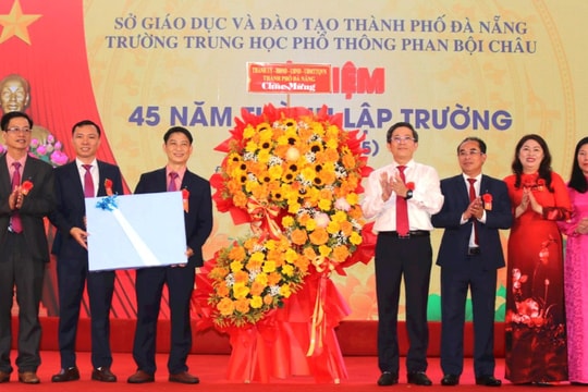 Trường THPT Phan Bội Châu kỷ niệm 45 năm thành lập