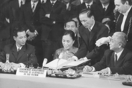 Như dáng hình sông mẹ